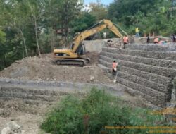 Telah Capai 70 Persen : Jalan Nasional Sabuk Merah Wilayah Barat Dipastikan Selesai Tepat Waktu